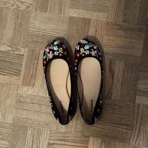Sonoma women’s flats